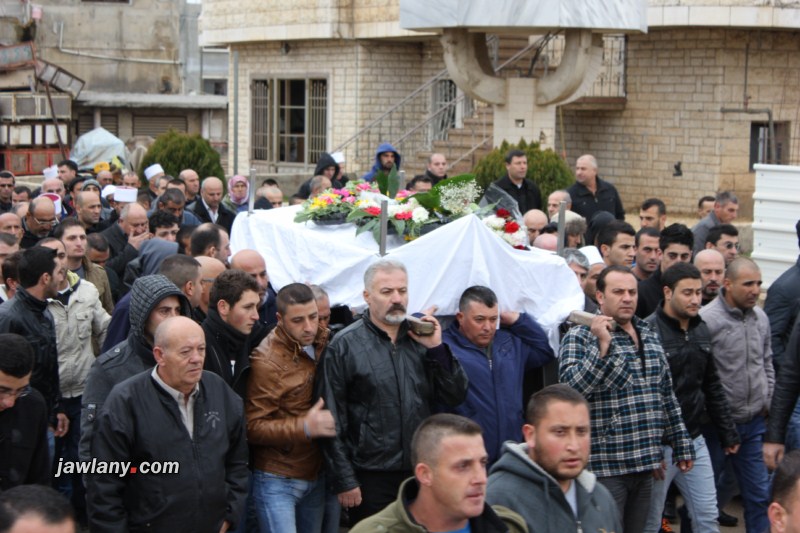 المئات في تشييع جنازة الشاب نضال أبو عاوللد